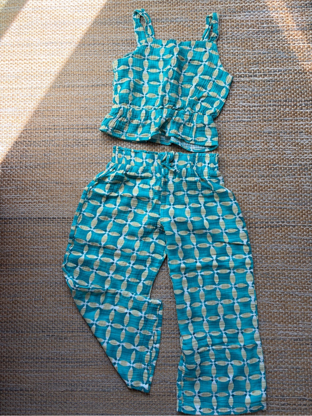 Stylein Turquoise & Cream Geometric Kids Wide-Leg Matching Set